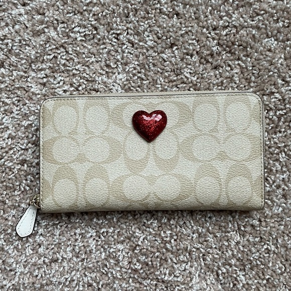 Coach Handbags - Coach ❤️ Signature Resin Glitter Heart Accordion Monogram Wallet